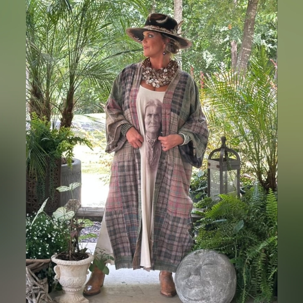 Jaded Gypsy Tracing Memories Patchwork Duster OS NWT